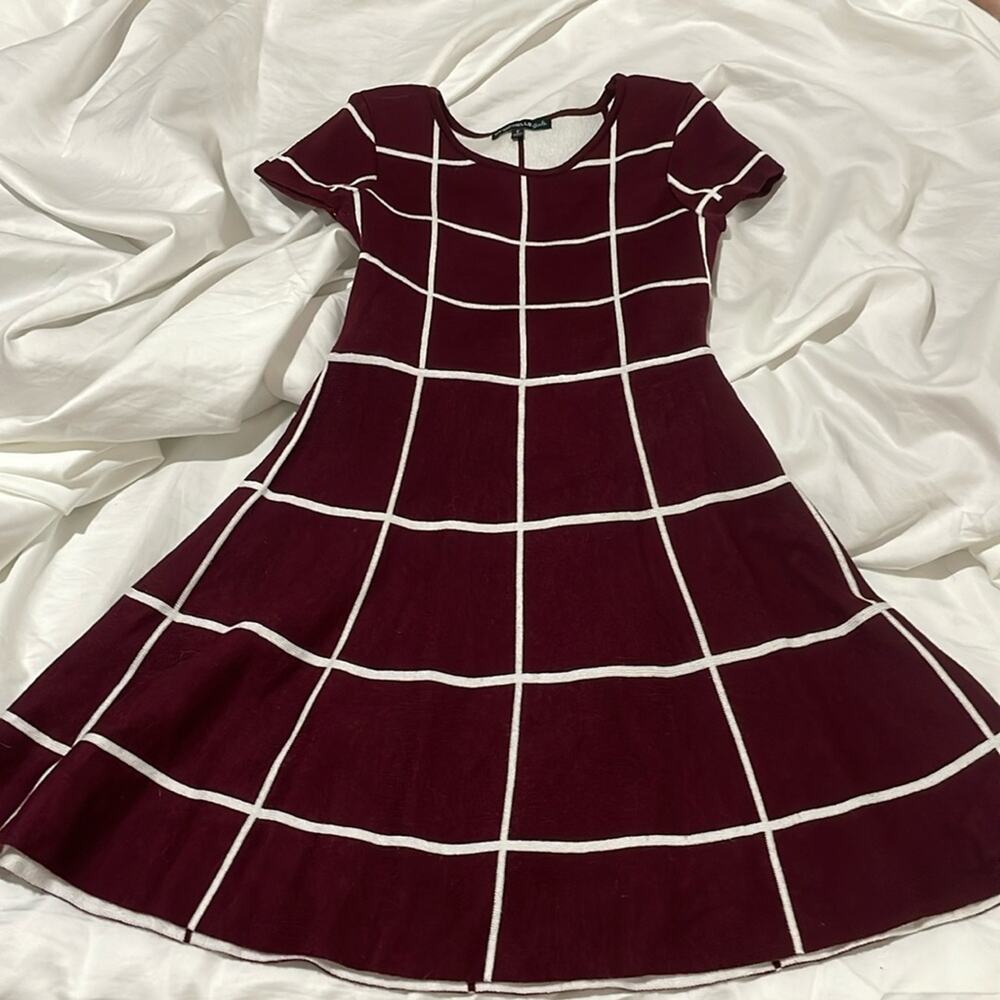 My Michelle Girls S burgundy white window pain fit n flare sweater dress euc